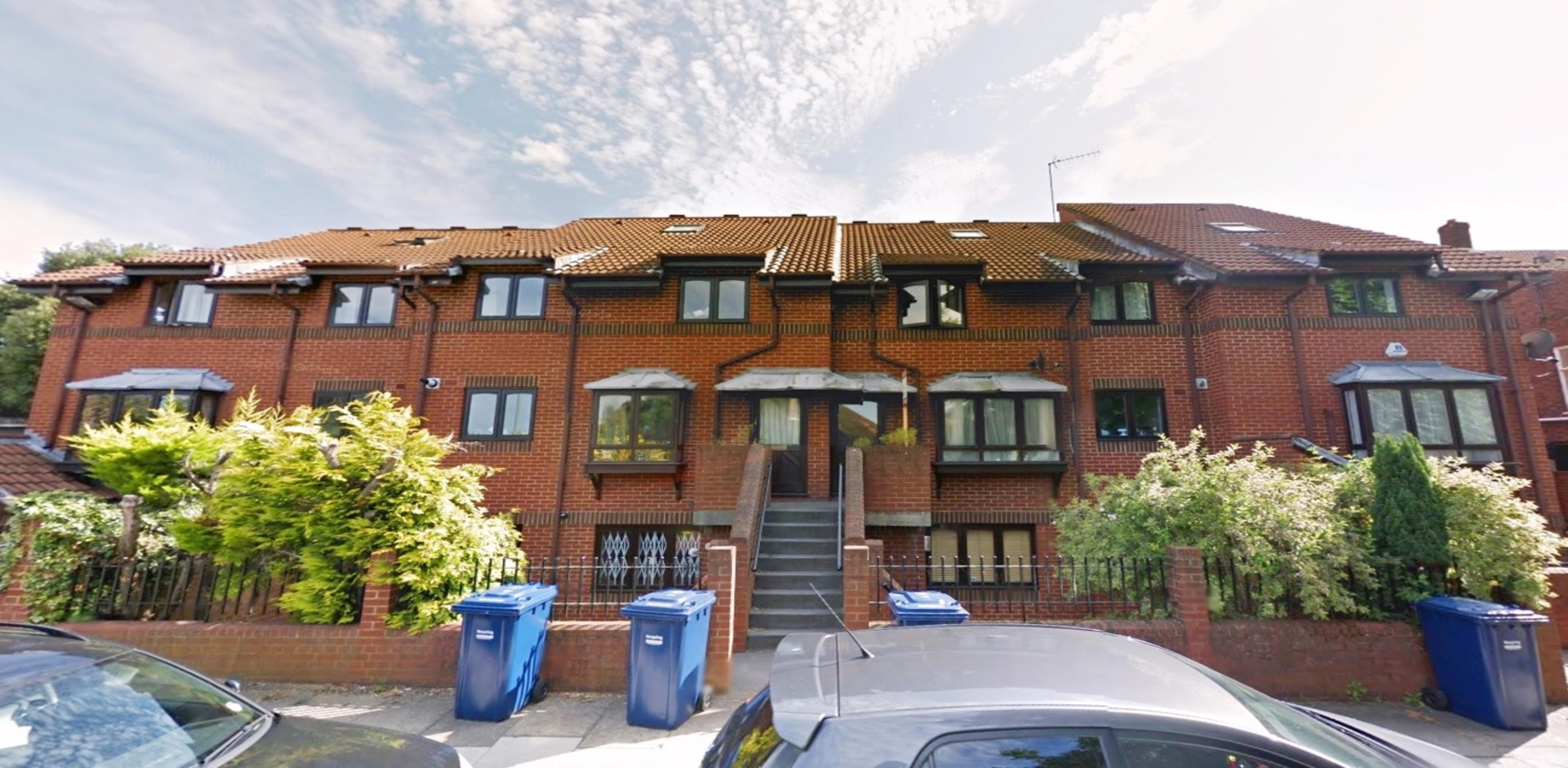 			2 Bedroom, 2 bath, 1 reception Apartment			 The Causeway , EAST FINCHLEY N2